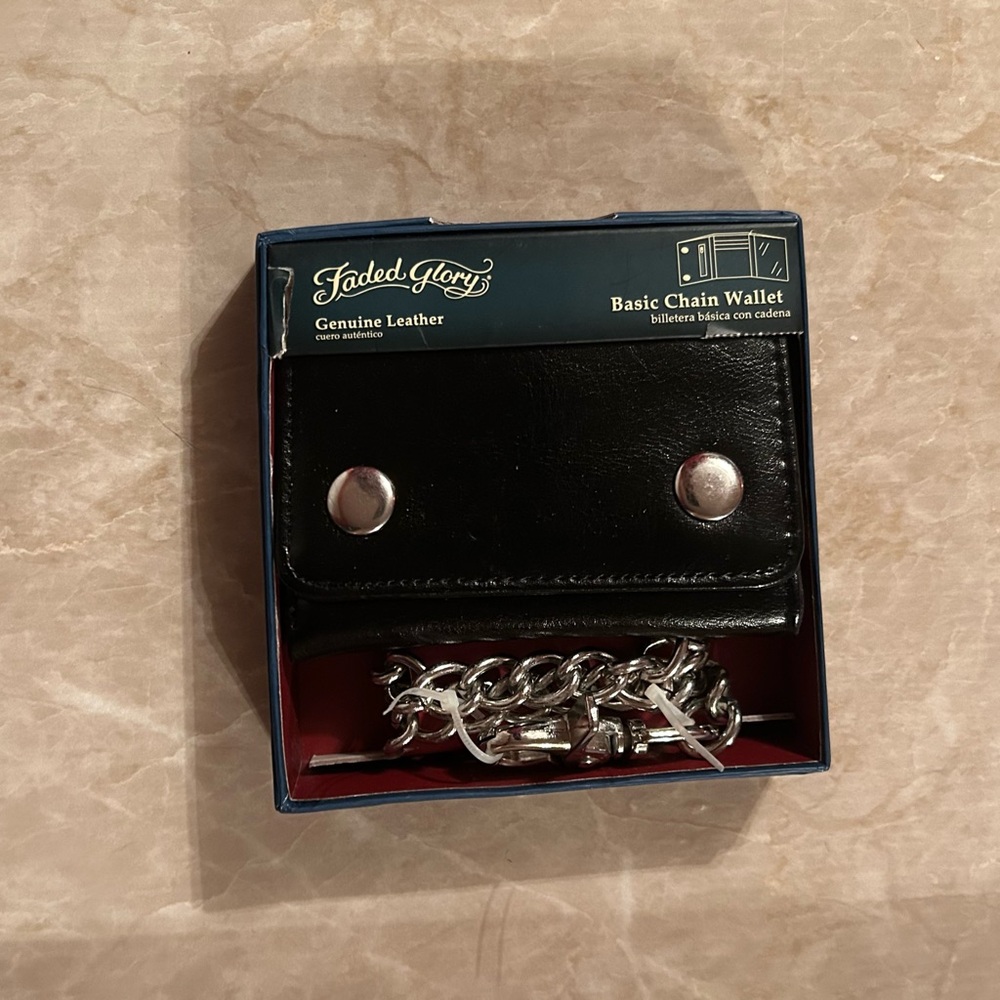 Faded Glory Black Leather Key & Card Holder with Chain